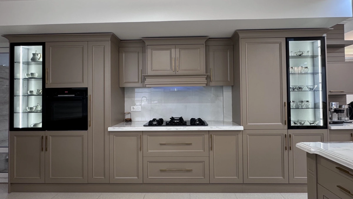 طراحی داخلی و اجرای کابینت آشپزخانه